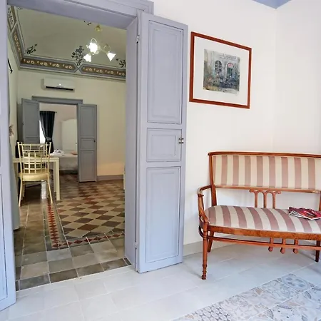 Del Teatro Apartment *